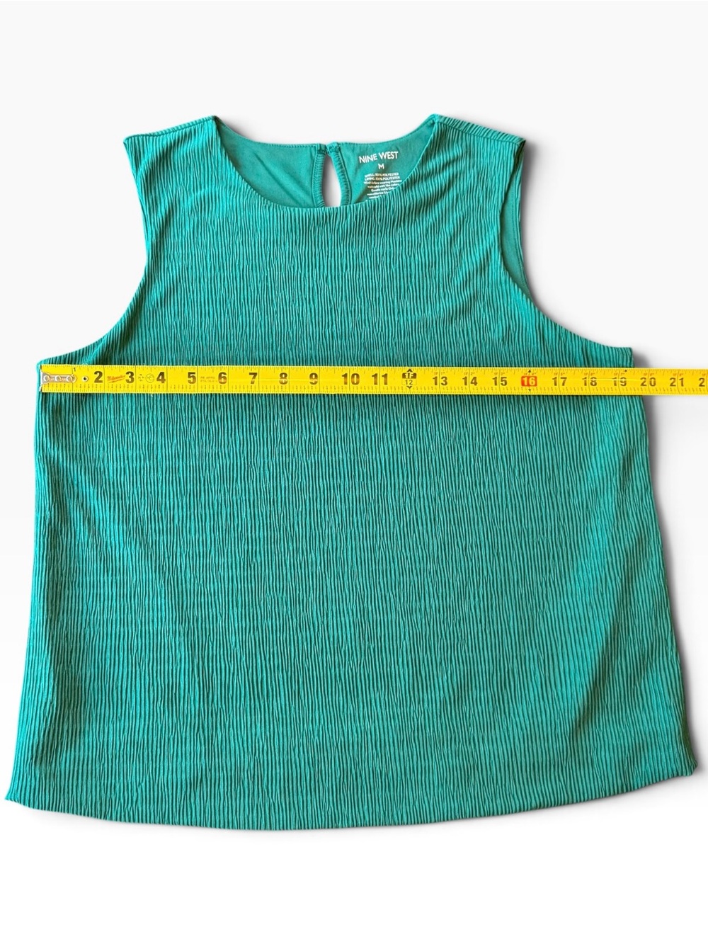 Sleeveless Green Ribbed Shell Top - Picture 4 of 6